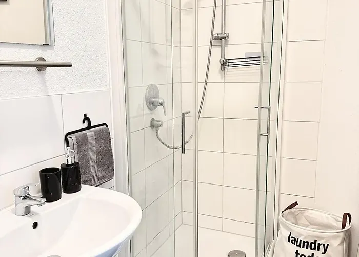 Ruhige Am Bahnhof - Gemuetlich, Zentral, Mit Kueche *